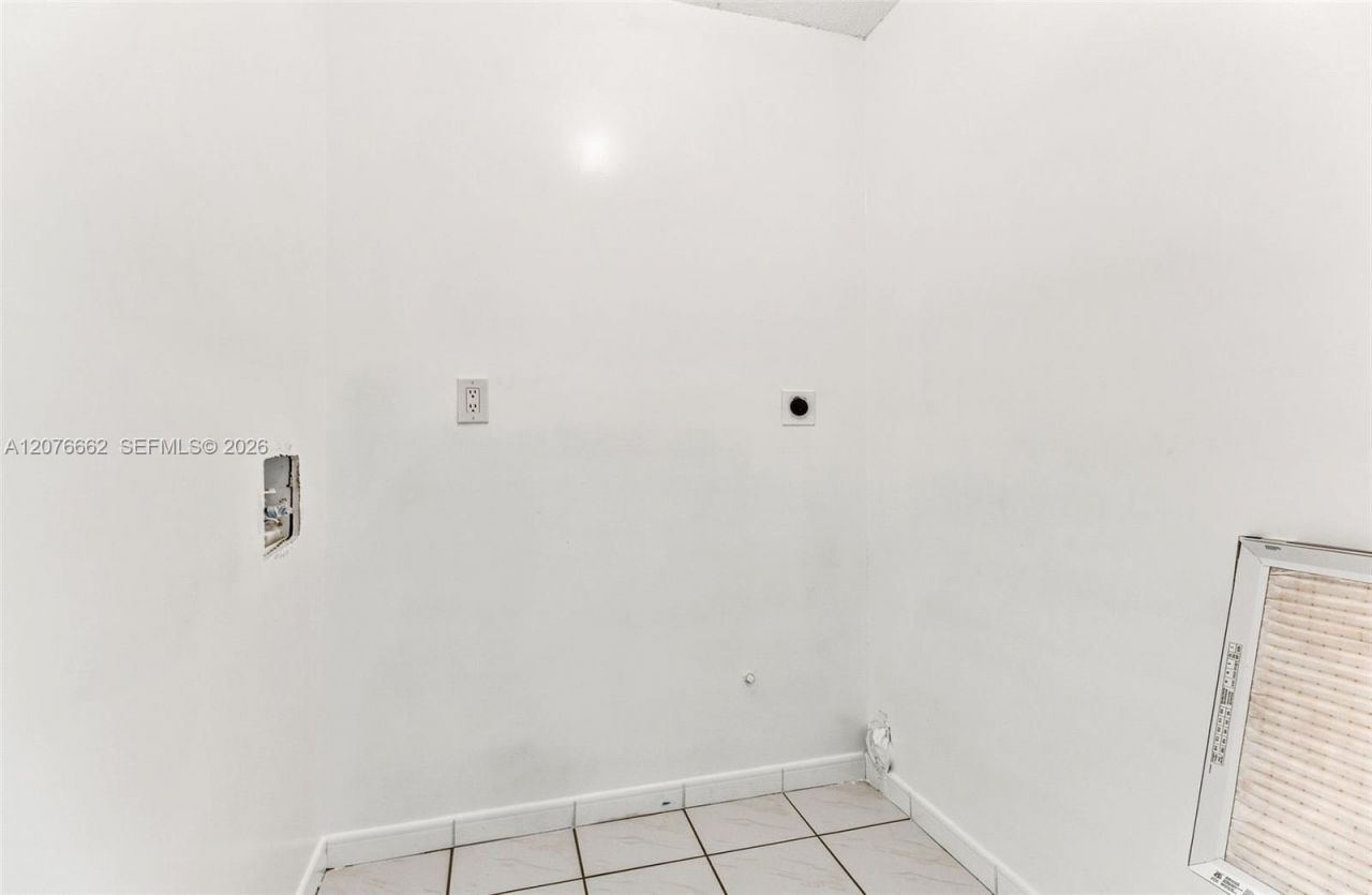 19181 NW 89th Ave , Hialeah, FL 33018 Photo