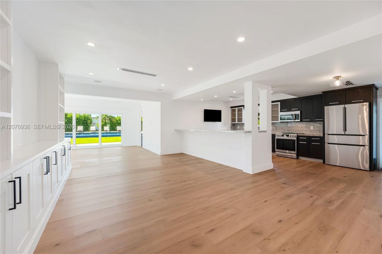 740 S Shore Dr , Miami Beach, FL 33141 Photo