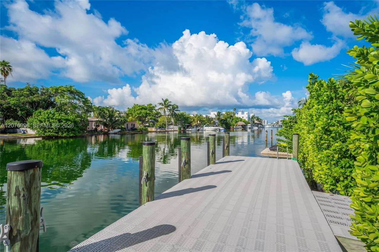 740 S Shore Dr , Miami Beach, FL 33141 Photo