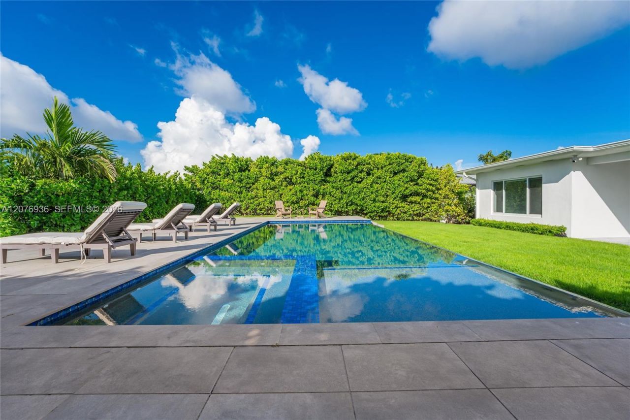 740 S Shore Dr , Miami Beach, FL 33141 Photo