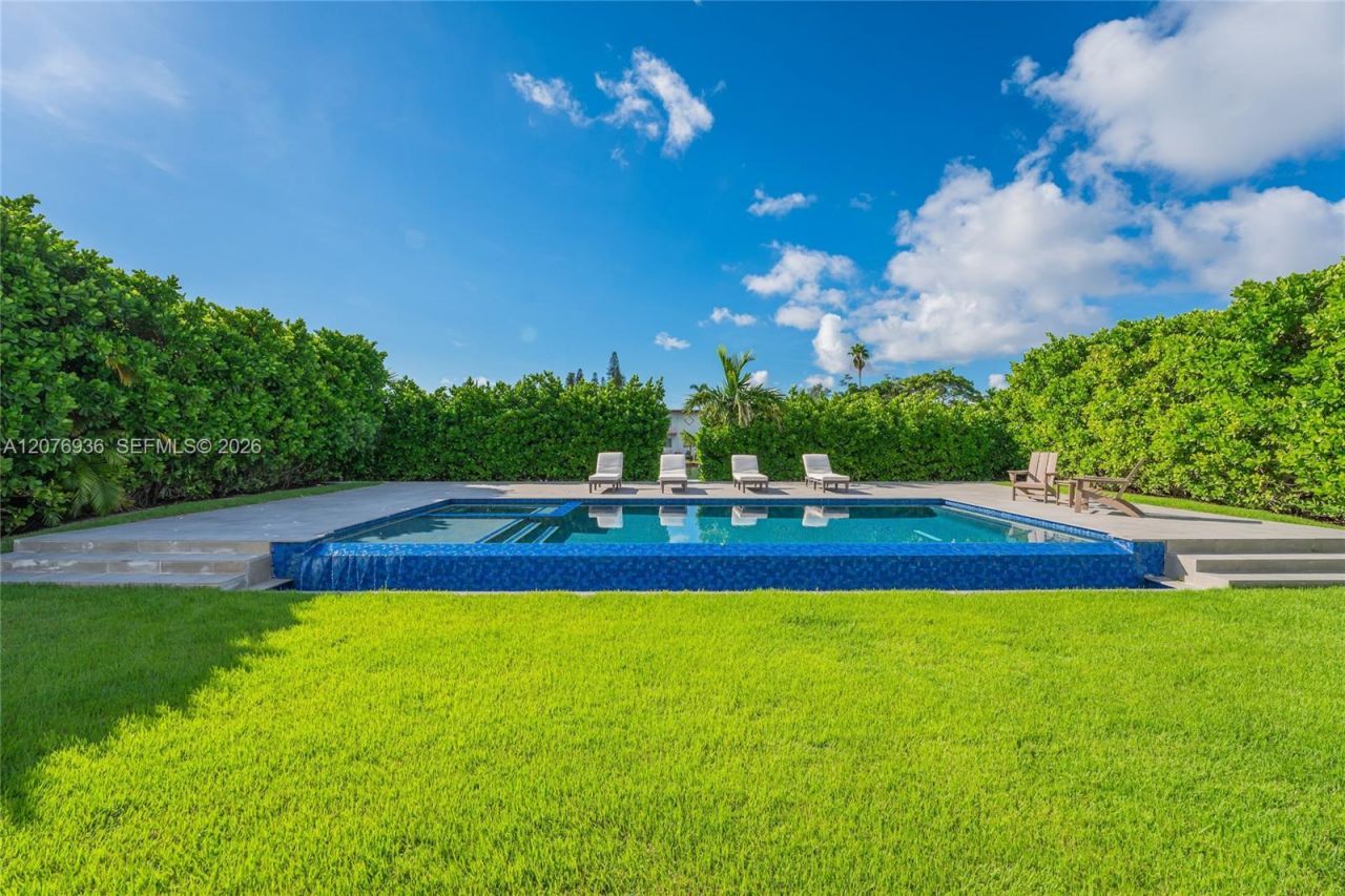 740 S Shore Dr , Miami Beach, FL 33141 Photo