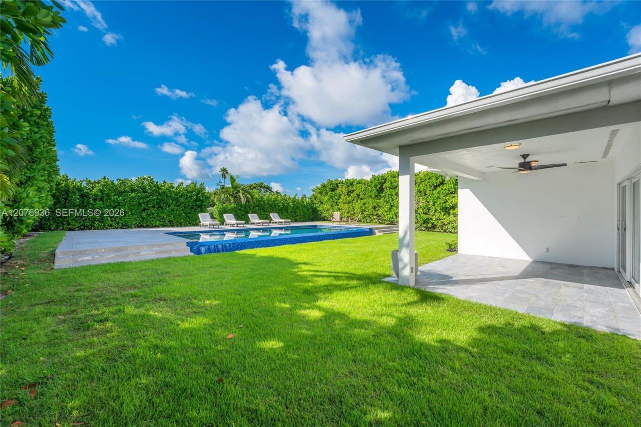 740 S Shore Dr , Miami Beach, FL 33141 Photo