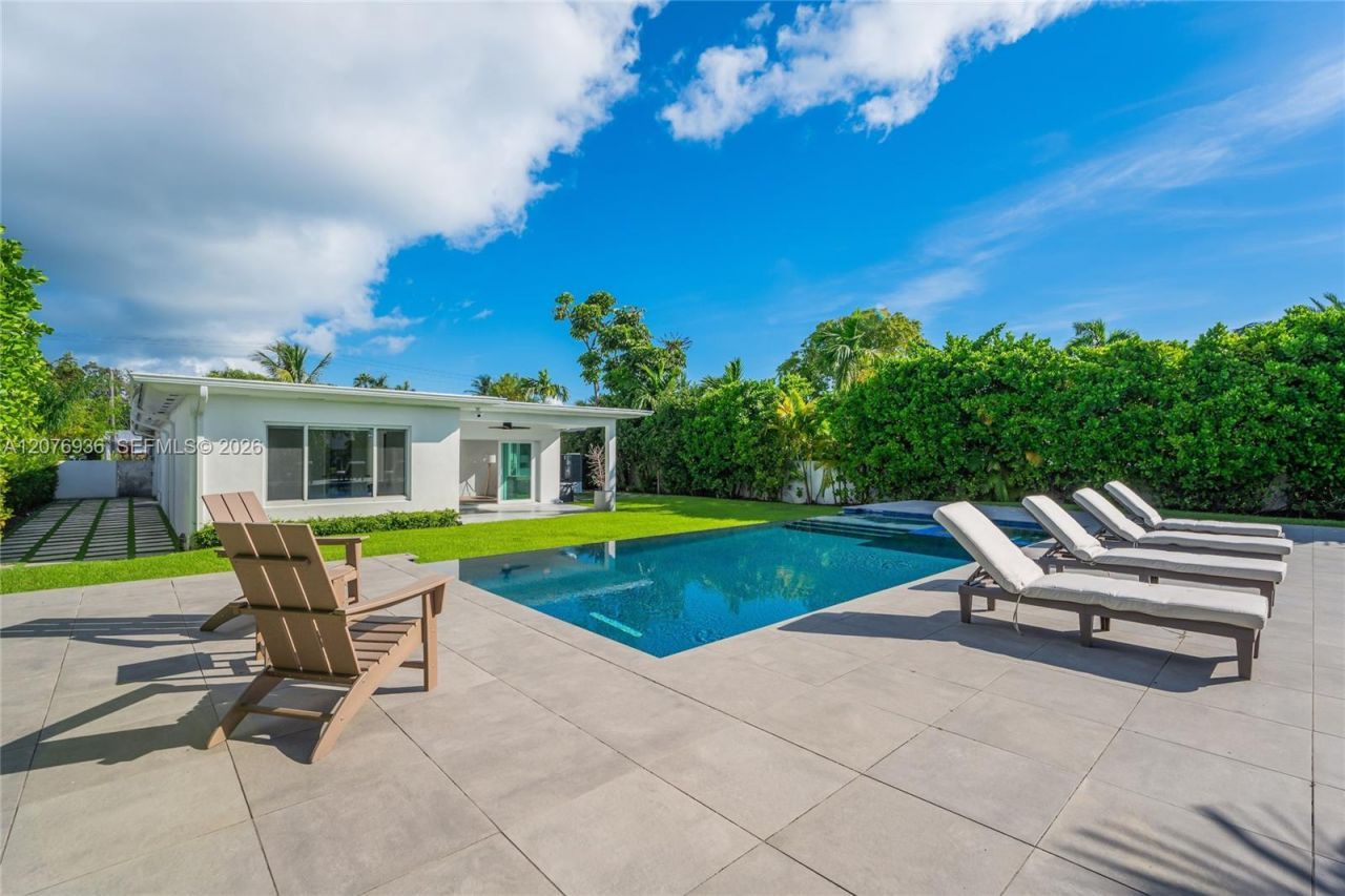 740 S Shore Dr , Miami Beach, FL 33141 Photo