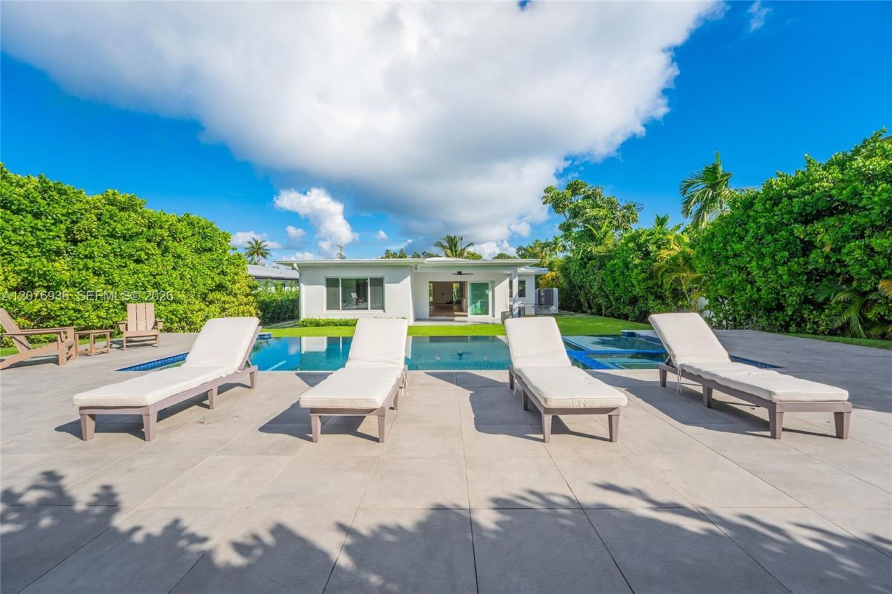 740 S Shore Dr , Miami Beach, FL 33141 Photo