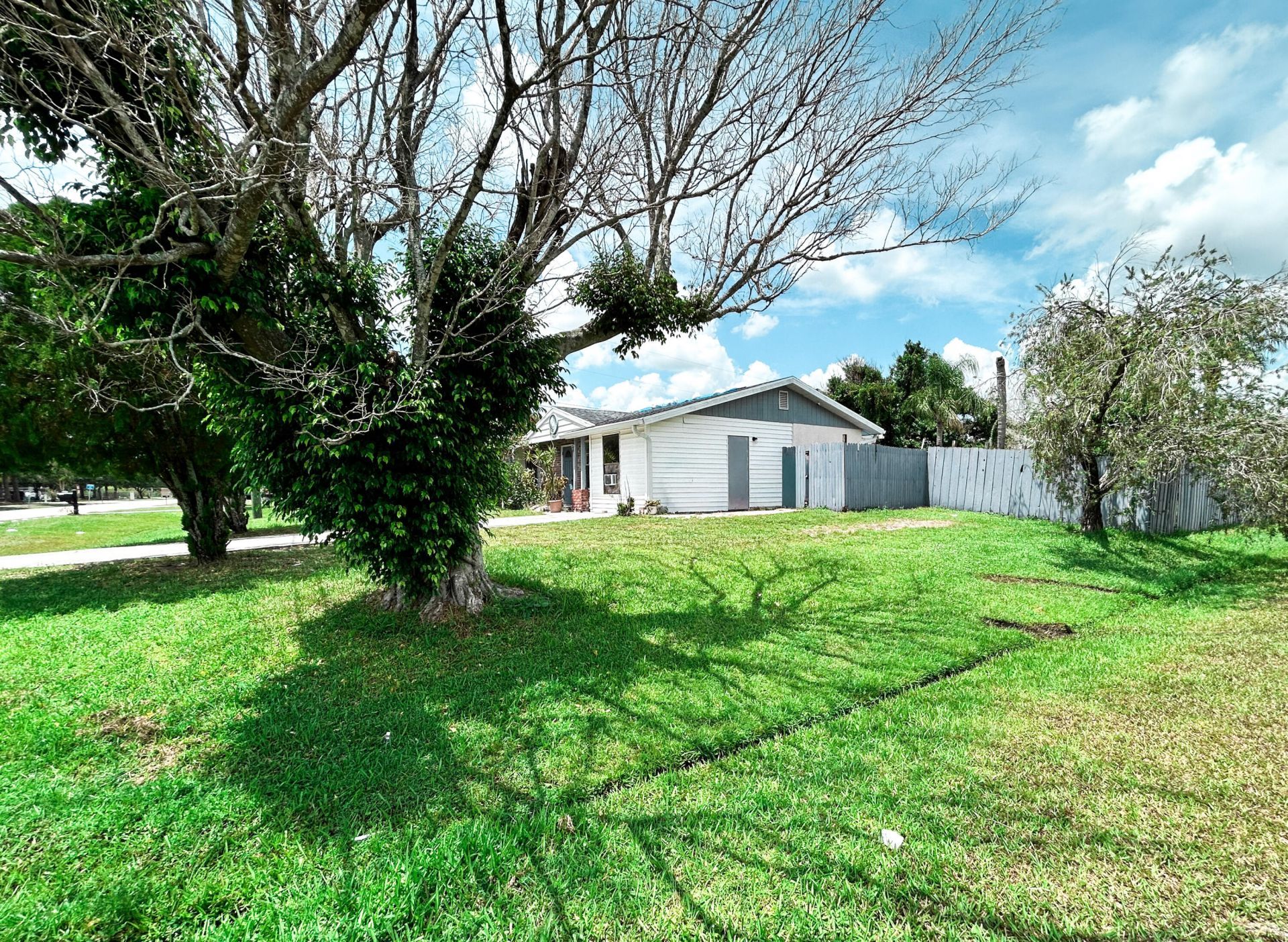 201 NW Floresta Drive, Port Saint Lucie, FL 34983 Photo