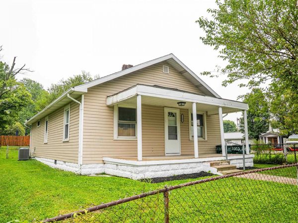 2202 S Delawanda Avenue, Muncie, IN 47302