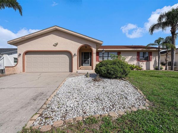 909 CHIPAWAY DRIVE , APOLLO BEACH, FL 33572