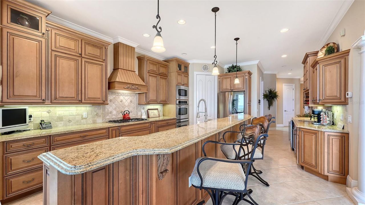 106 74th Street, Unit 100, Bradenton Beach, FL 34217 Photo