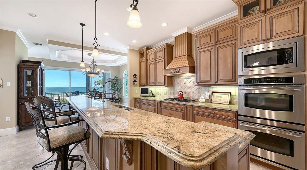 106 74th Street, Unit 100, Bradenton Beach, FL 34217 Photo