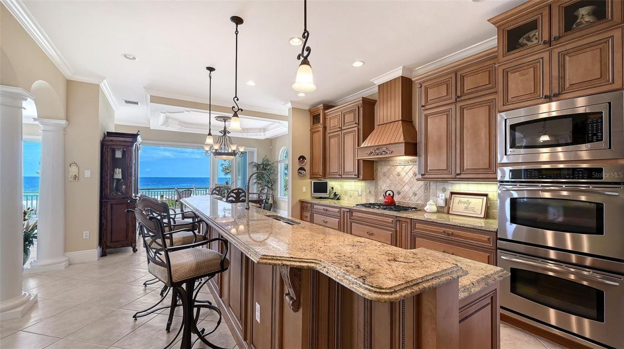 106 74th Street, Unit 100, Bradenton Beach, FL 34217 Photo