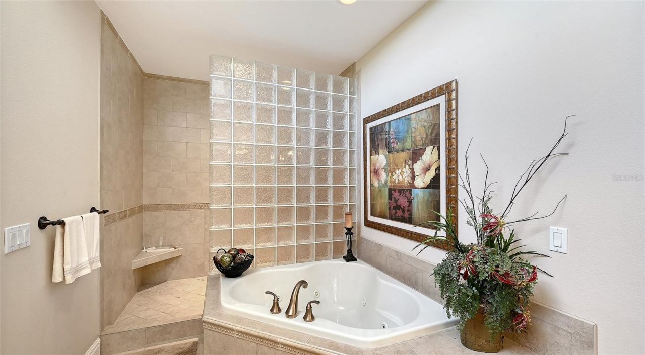 106 74th Street, Unit 100, Bradenton Beach, FL 34217 Photo
