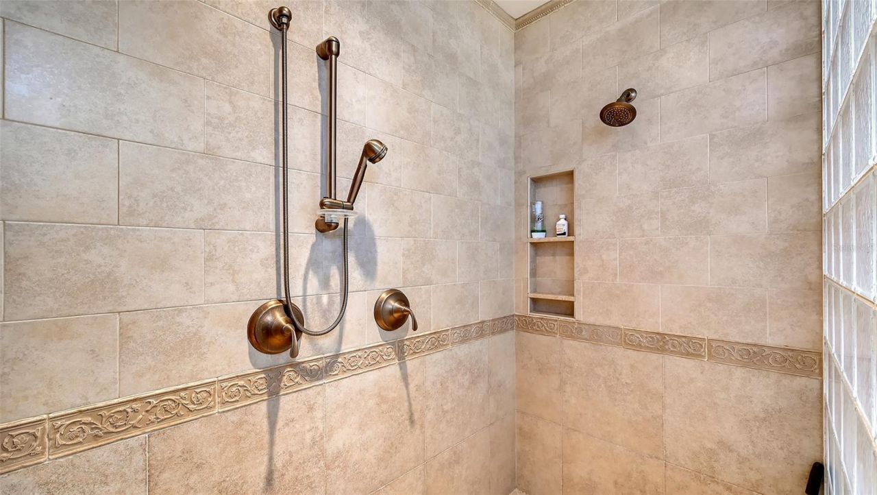 106 74th Street, Unit 100, Bradenton Beach, FL 34217 Photo