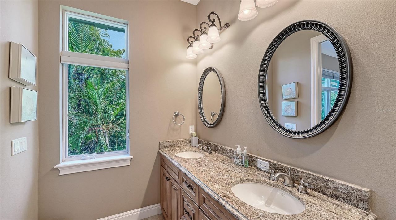 106 74th Street, Unit 100, Bradenton Beach, FL 34217 Photo