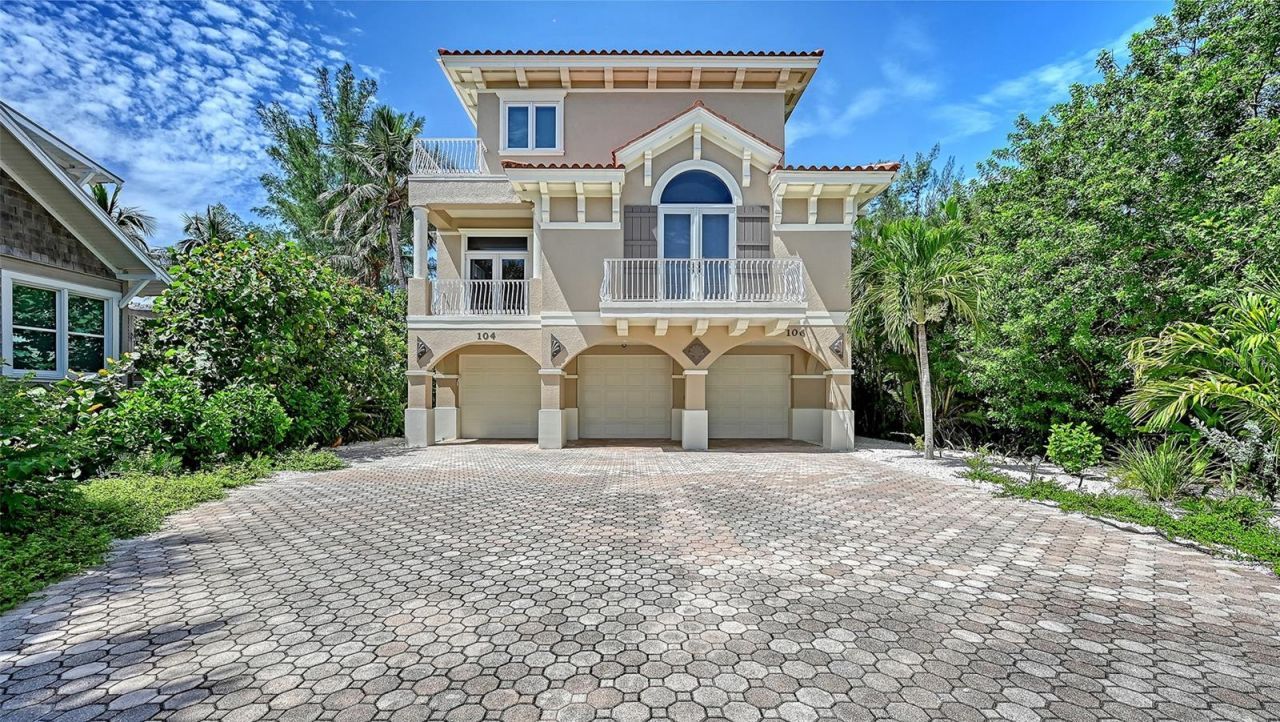106 74th Street, Unit 100, Bradenton Beach, FL 34217 Photo
