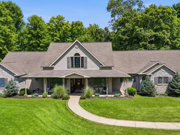 2198 Refugee Road SW, Hebron, OH 43025