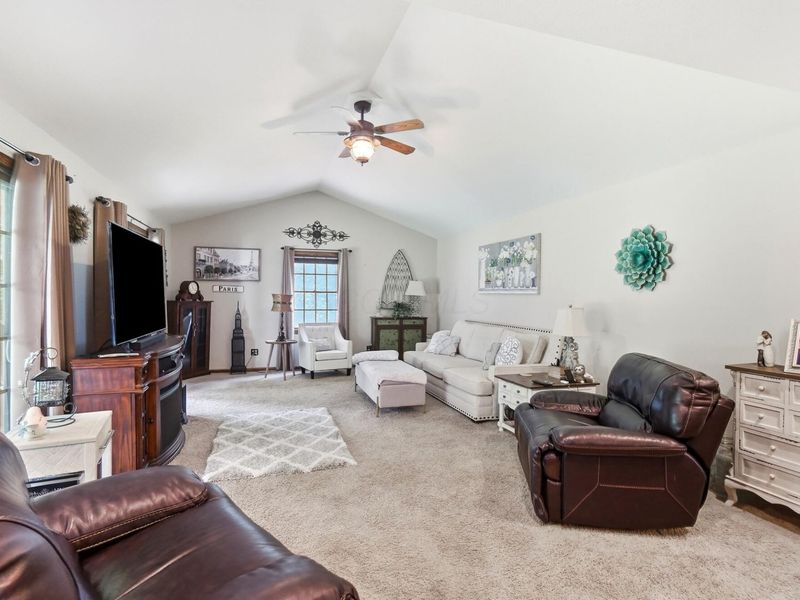 2198 Refugee Road SW, Hebron, OH 43025 Photo 17