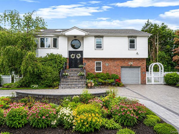 25 Kellogg Place , Huntington Station, NY 11746