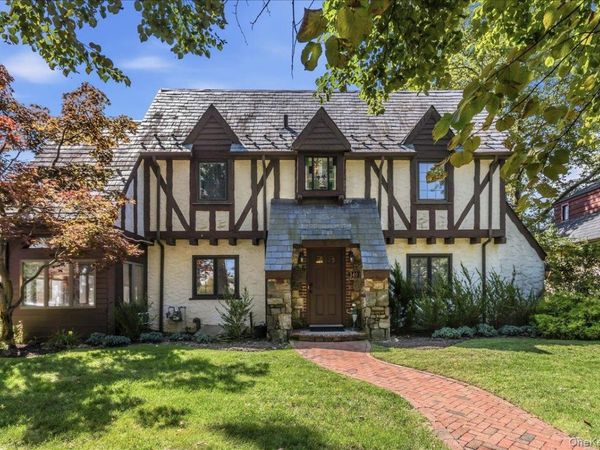 340 Princeton Road , Rockville Centre, NY 11570
