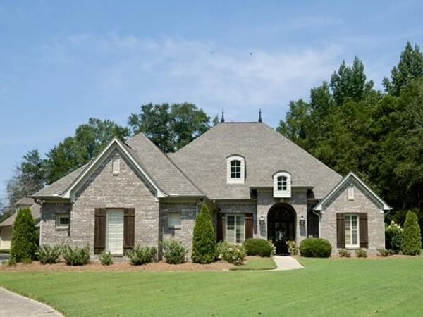 110 Golden Leaf, Tupelo, MS 38801