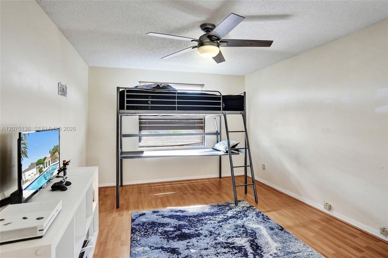 1933 SW 180th Ter, Miramar, FL 33029 Photo