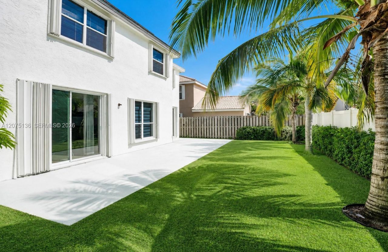 1933 SW 180th Ter, Miramar, FL 33029 Photo