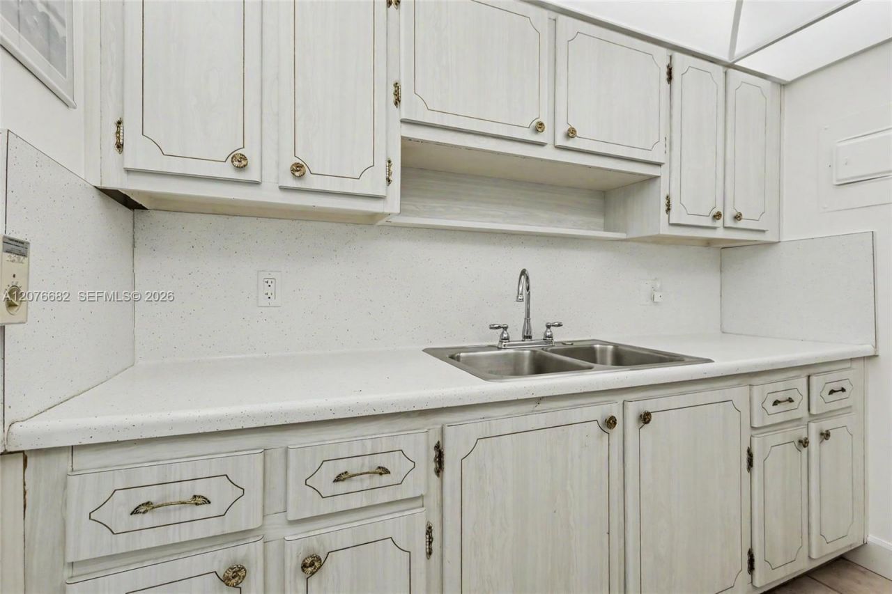 2500 NE 9th St, Unit 111, Fort Lauderdale, FL 33304 Photo
