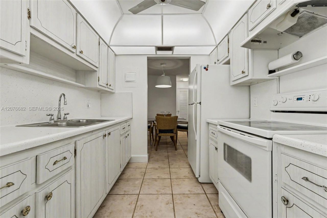 2500 NE 9th St, Unit 111, Fort Lauderdale, FL 33304 Photo