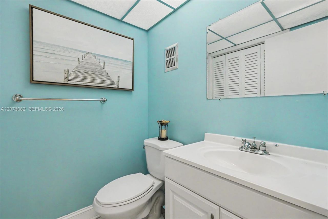 2500 NE 9th St, Unit 111, Fort Lauderdale, FL 33304 Photo