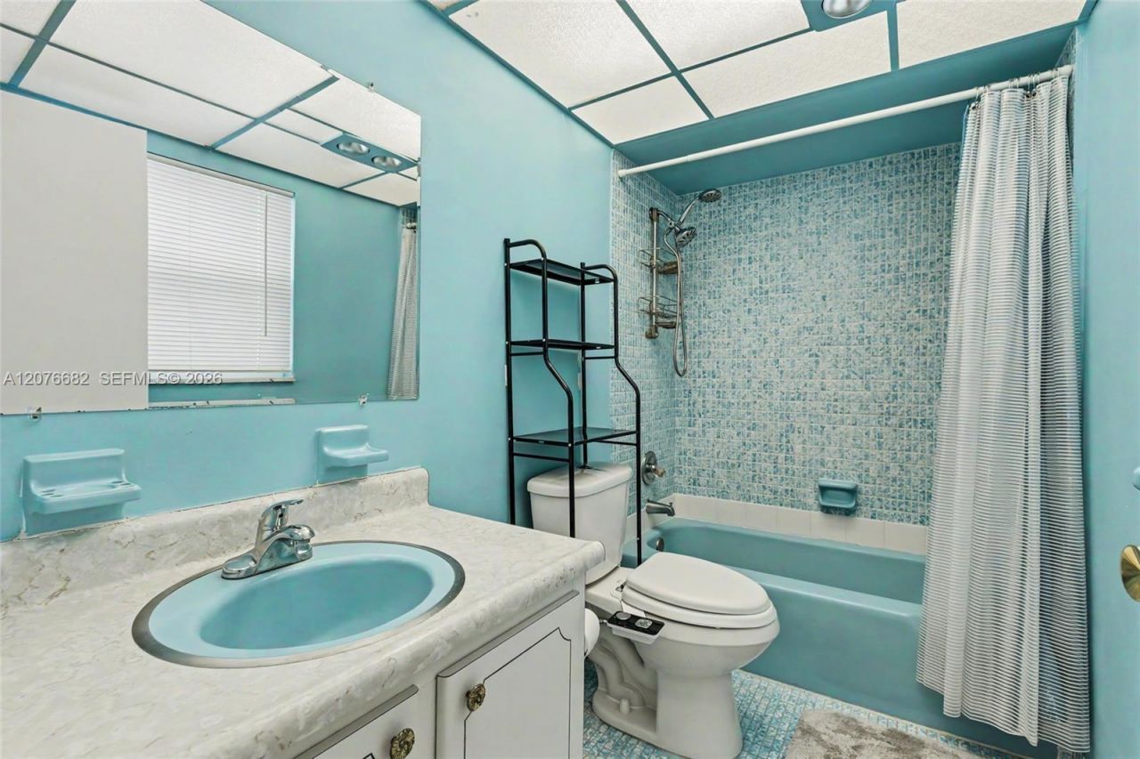 2500 NE 9th St, Unit 111, Fort Lauderdale, FL 33304 Photo