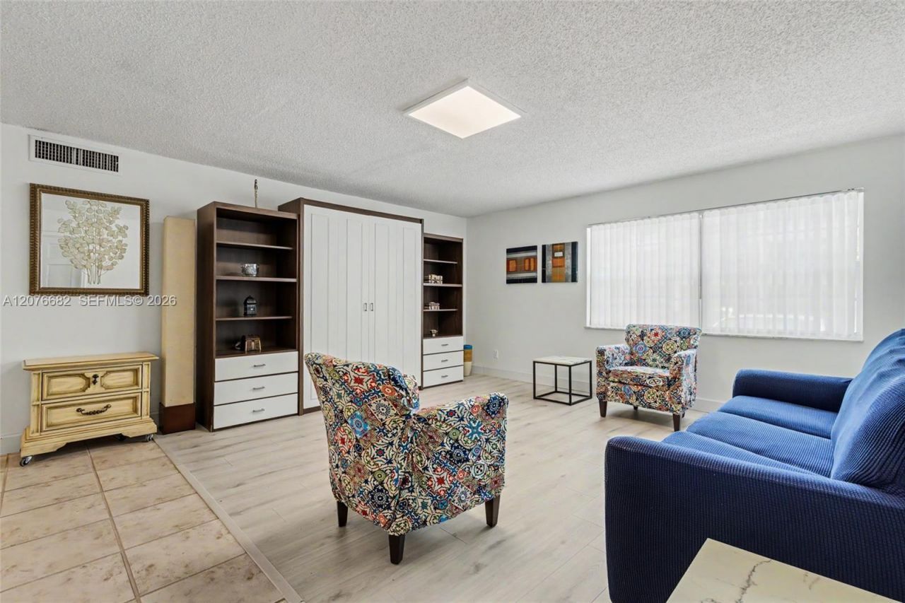 2500 NE 9th St, Unit 111, Fort Lauderdale, FL 33304 Photo