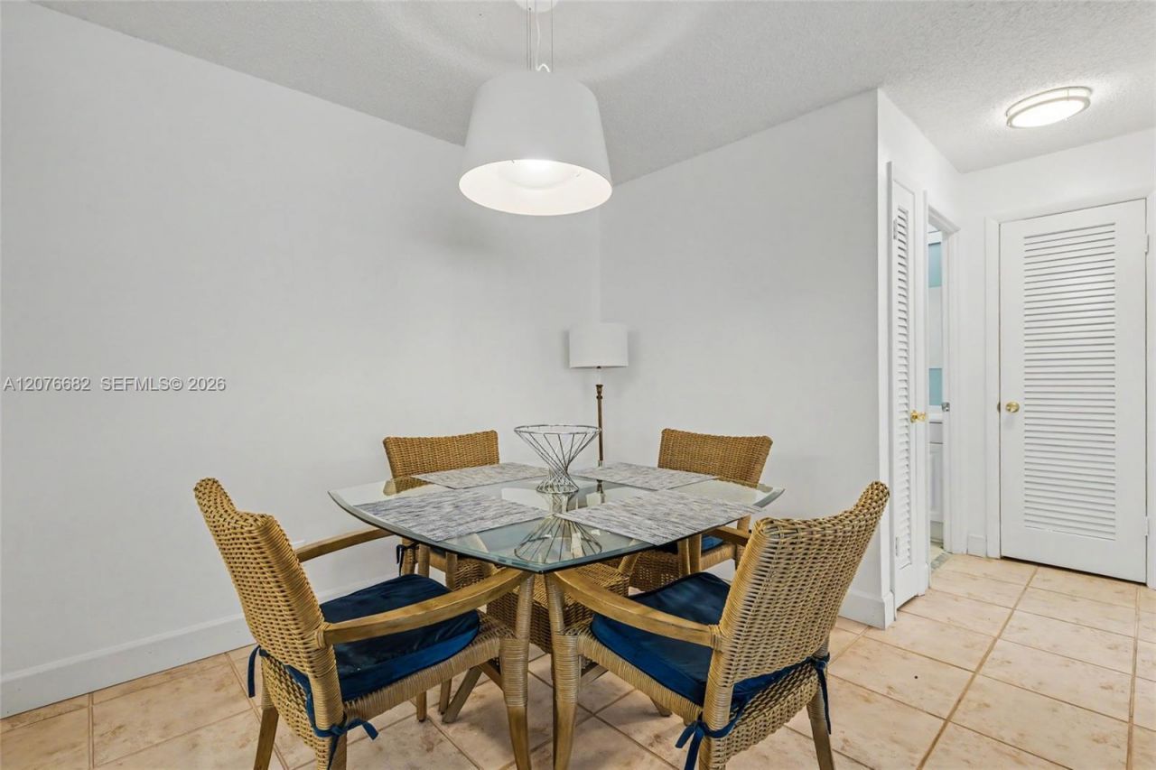 2500 NE 9th St, Unit 111, Fort Lauderdale, FL 33304 Photo