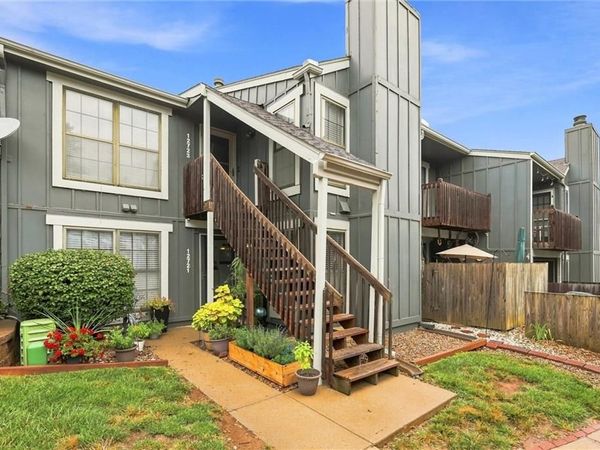 12723 W 110th Terrace, Overland Park, KS 66210