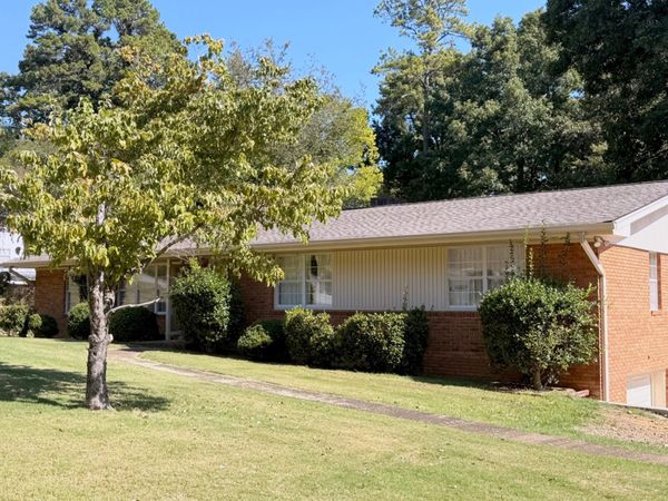 5842 Northshore Drive, Hixson, TN 37343