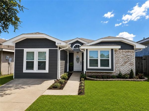 5231 TIMBER CREST Drive , New Orleans, LA 70131