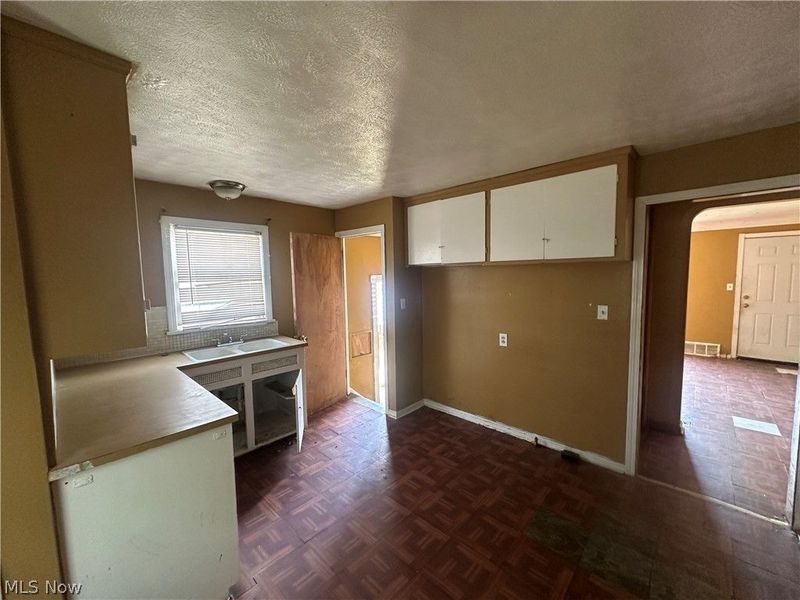 4154 E 153rd Street, Cleveland, OH 44128 Photo 11