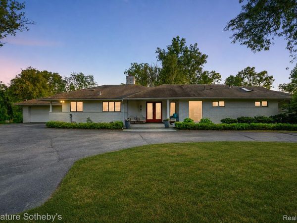 4701 W Maple Road, Bloomfield Township, Mi 48301