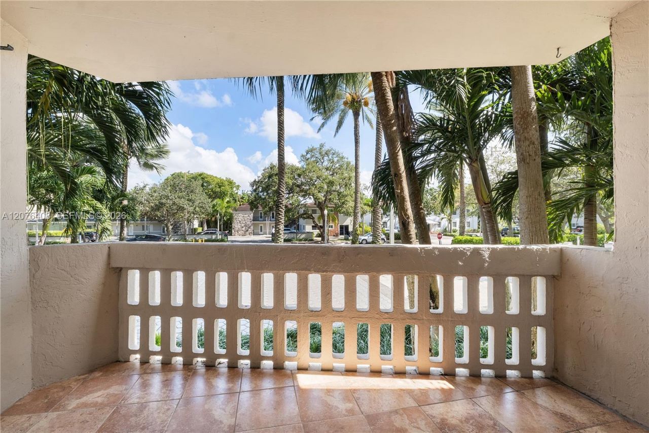 90 Edgewater Dr , Unit 104, Coral Gables, FL 33133 Photo