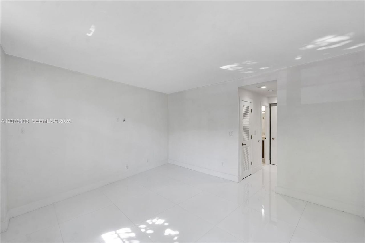 90 Edgewater Dr , Unit 104, Coral Gables, FL 33133 Photo