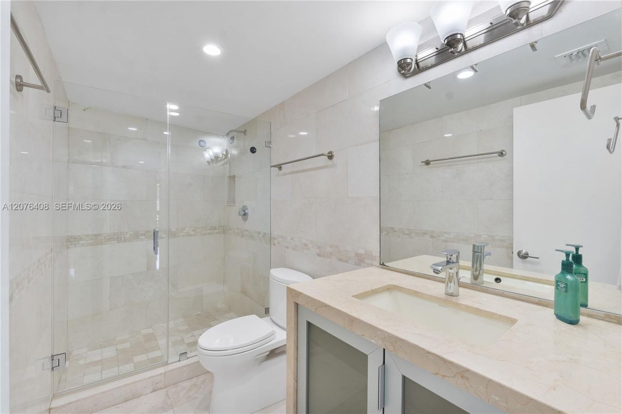 90 Edgewater Dr , Unit 104, Coral Gables, FL 33133 Photo