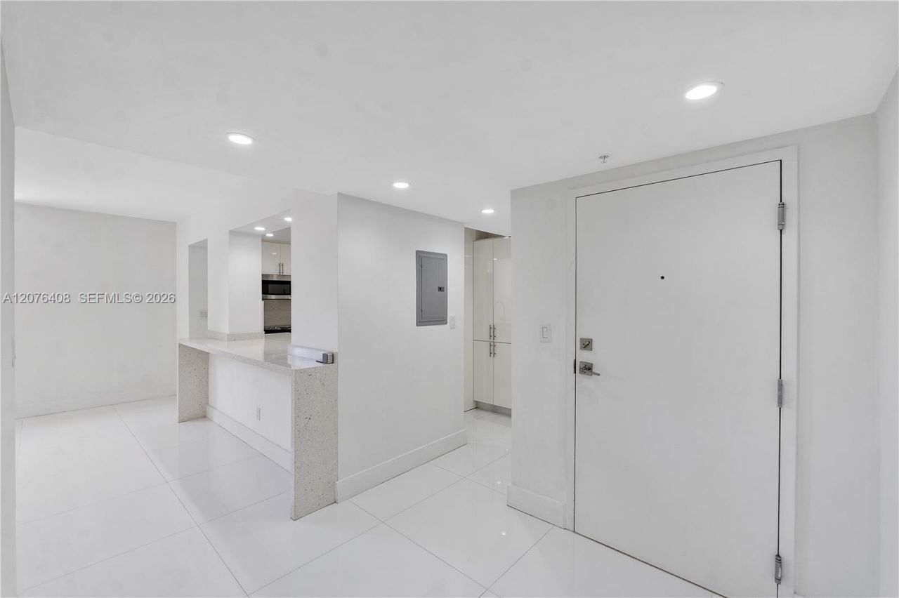 90 Edgewater Dr , Unit 104, Coral Gables, FL 33133 Photo