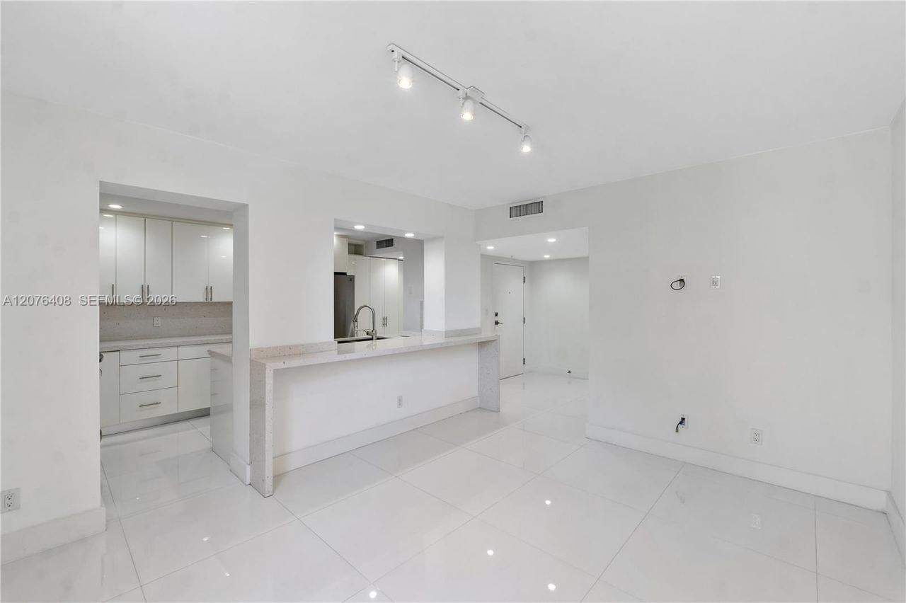90 Edgewater Dr , Unit 104, Coral Gables, FL 33133 Photo