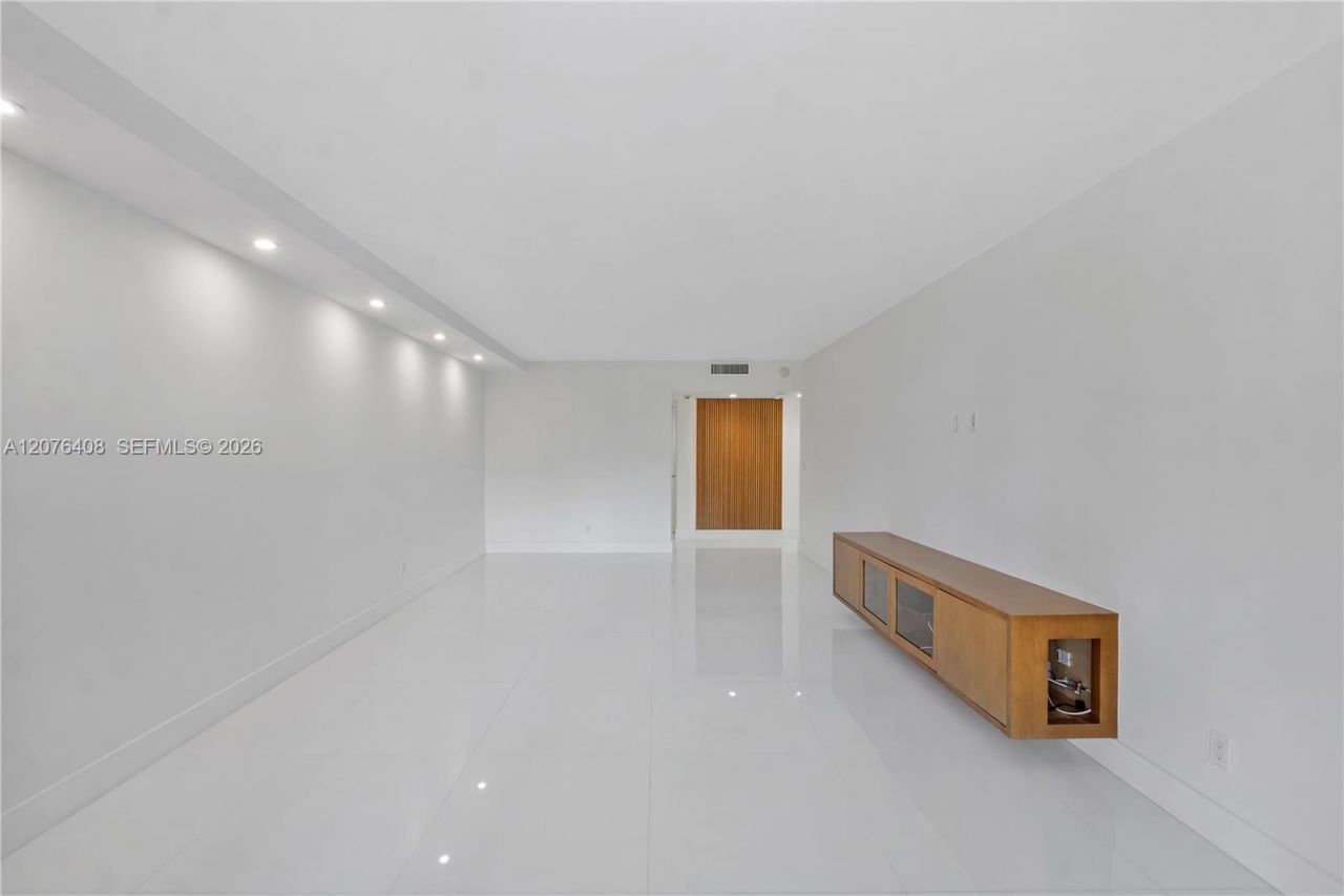 90 Edgewater Dr , Unit 104, Coral Gables, FL 33133 Photo