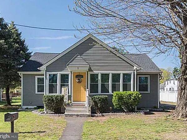 1 W POST ROAD , MORRISVILLE, PA 19067