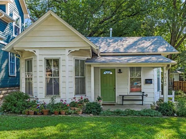 1040 Pennsylvania Street, Lawrence, KS 66044