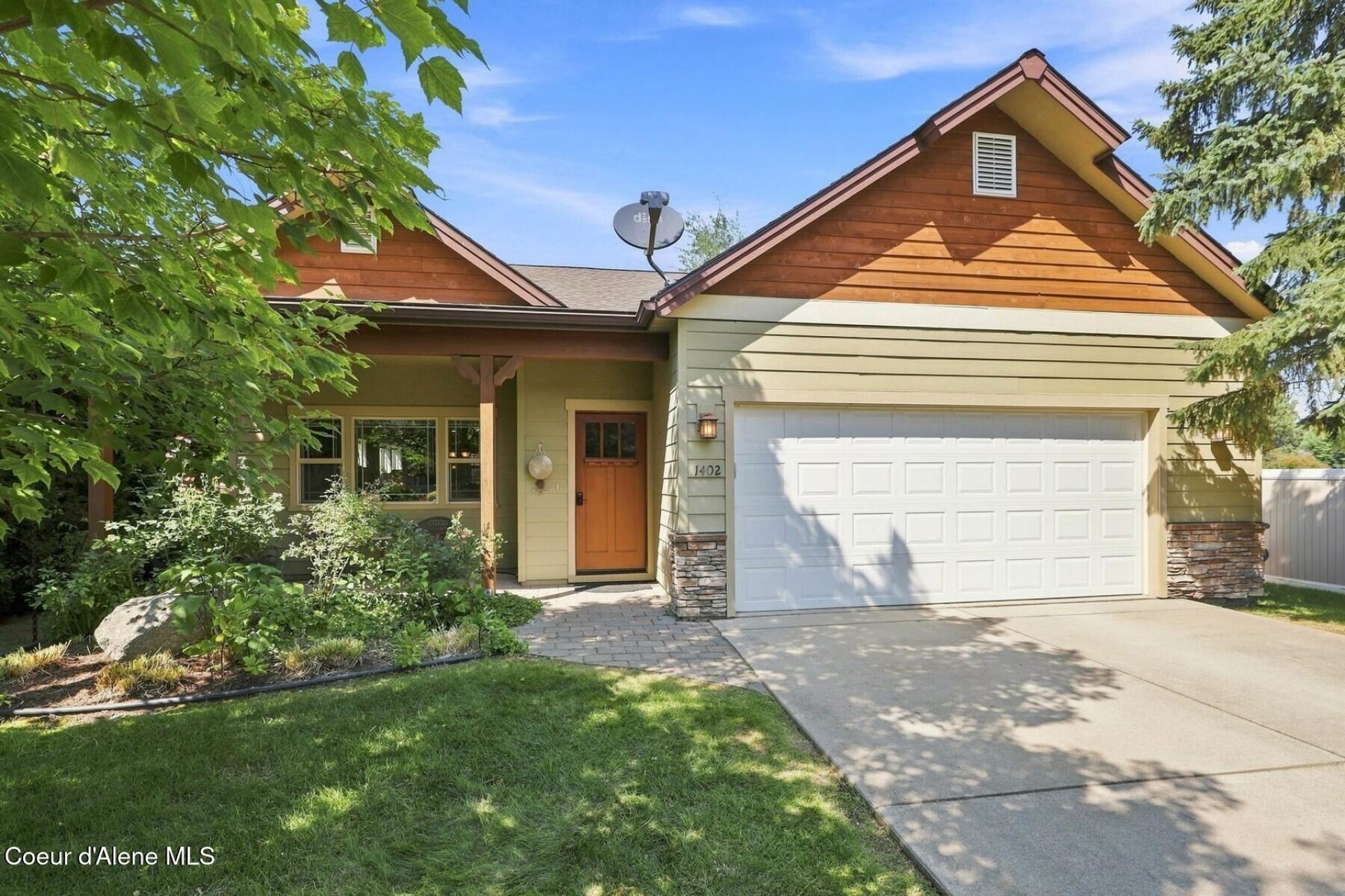 1402 River Rock Rd, Sandpoint, ID 83864 Main Photo