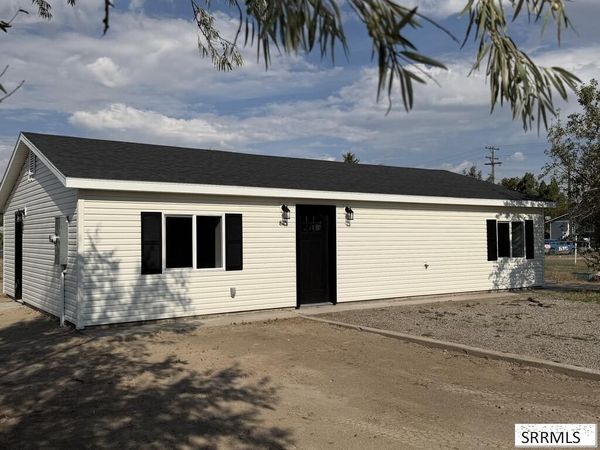 821 Camas Street, BLACKFOOT, ID 83221
