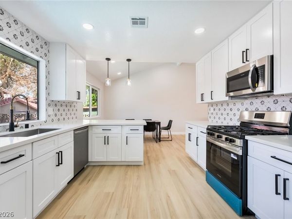 3472 Rawhide Street , Las Vegas, NV 89120