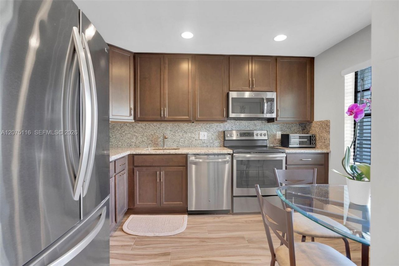 21682 Cypress Rd, Unit 11E, Boca Raton, FL 33433 Photo
