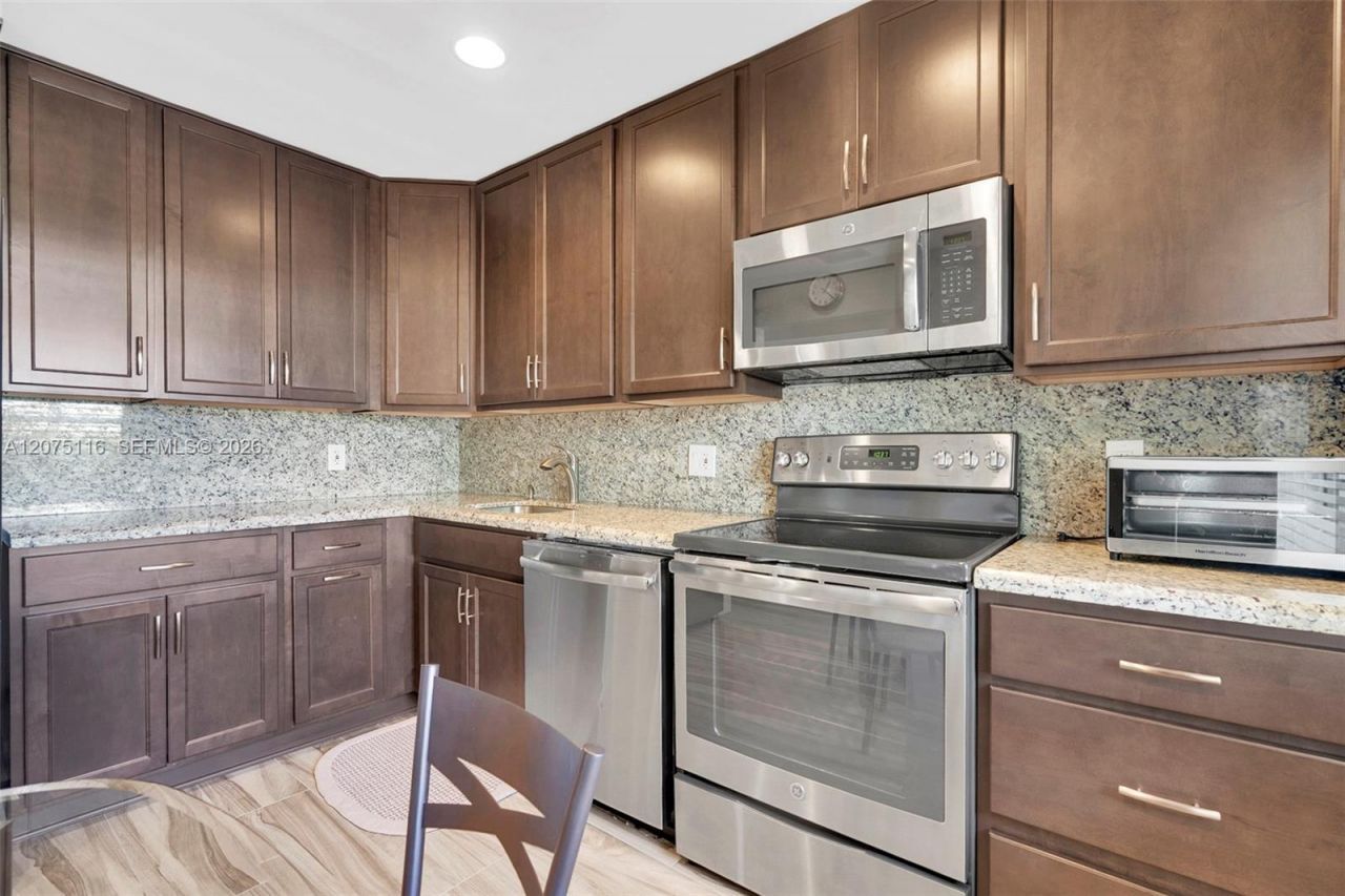 21682 Cypress Rd, Unit 11E, Boca Raton, FL 33433 Photo