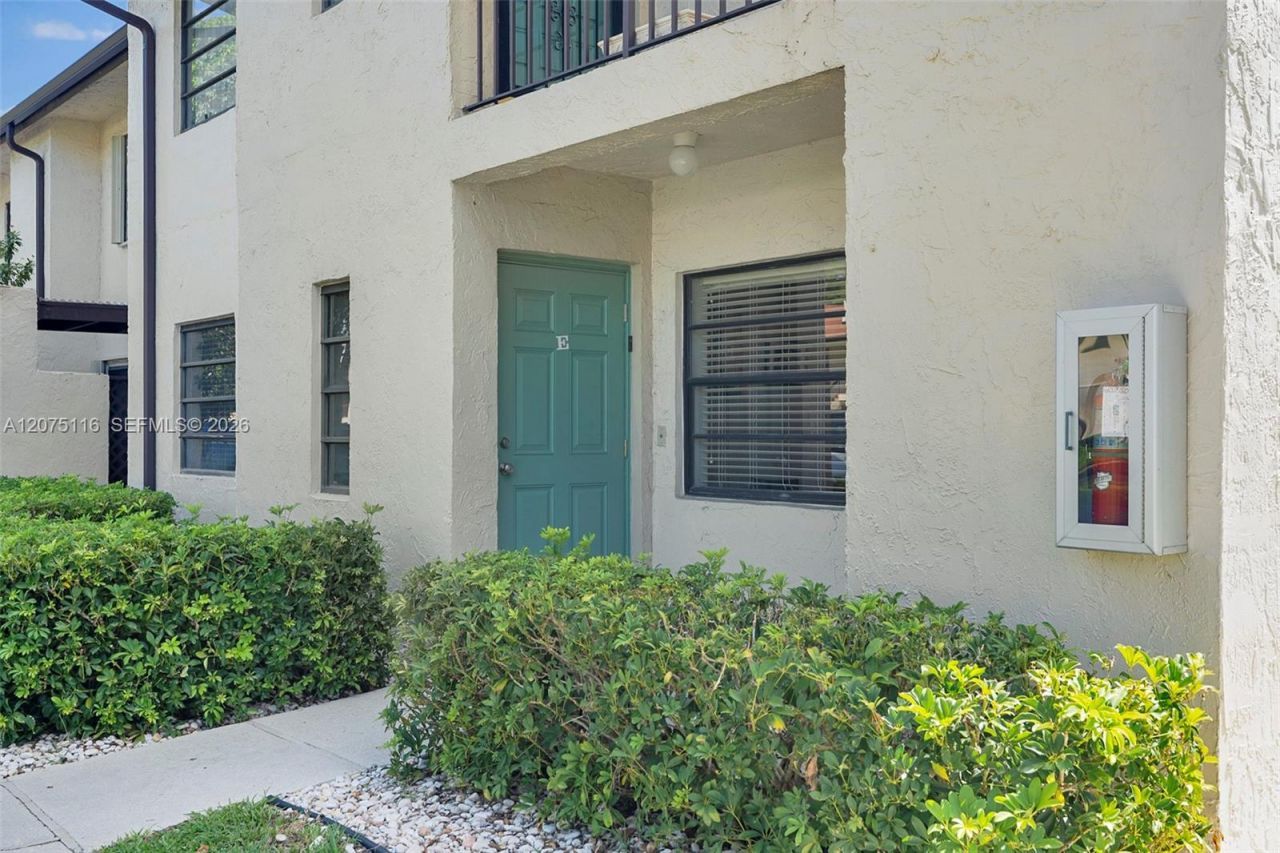 21682 Cypress Rd, Unit 11E, Boca Raton, FL 33433 Photo